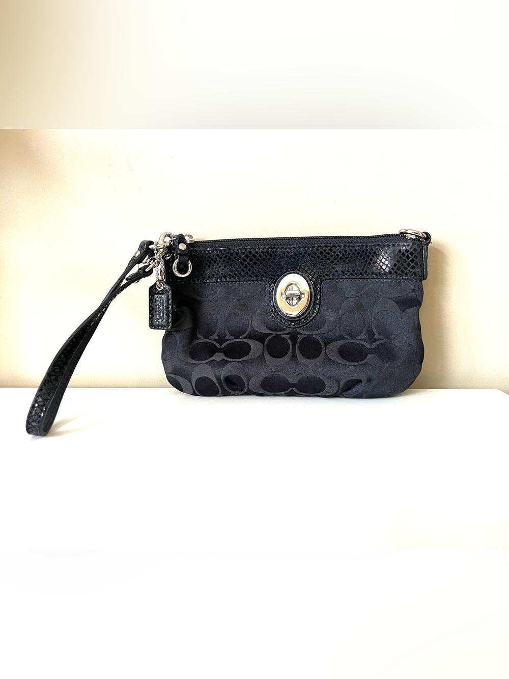 Coach Carly Turn-Lock Mini Signature Wristlet Vintage